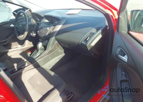 2015 Ford Focus Se z USA, uszkodzony, nr VIN 1FADP3K28FL279501